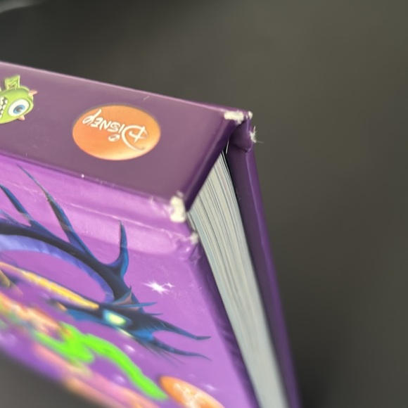 👻🎃Disney 5 minute SPOOKY stories! 12 stories in one book 🎃 - Picture 8 of 8